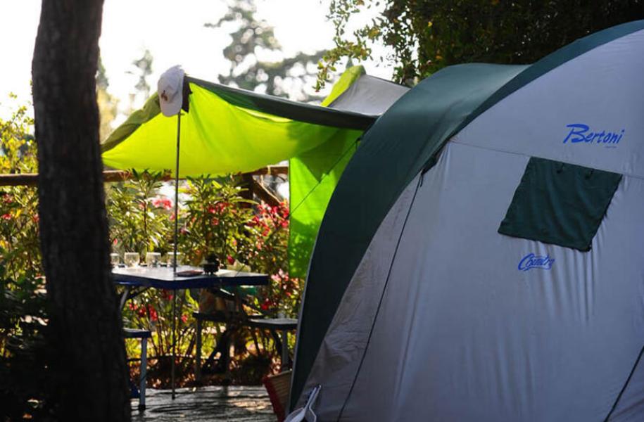 rosselbalepalme fr offre-emplacements-pour-vacances-dans-une-tente-et-camping-car-sur-l-ile-d-elbe 019